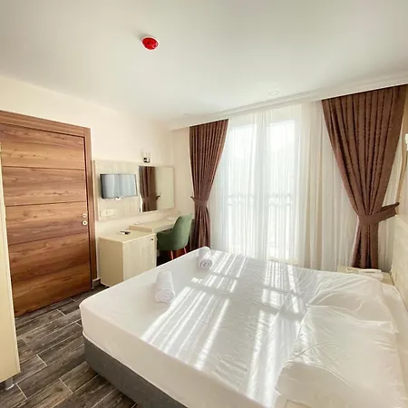 Dream Town Hotel&restaurant Otel